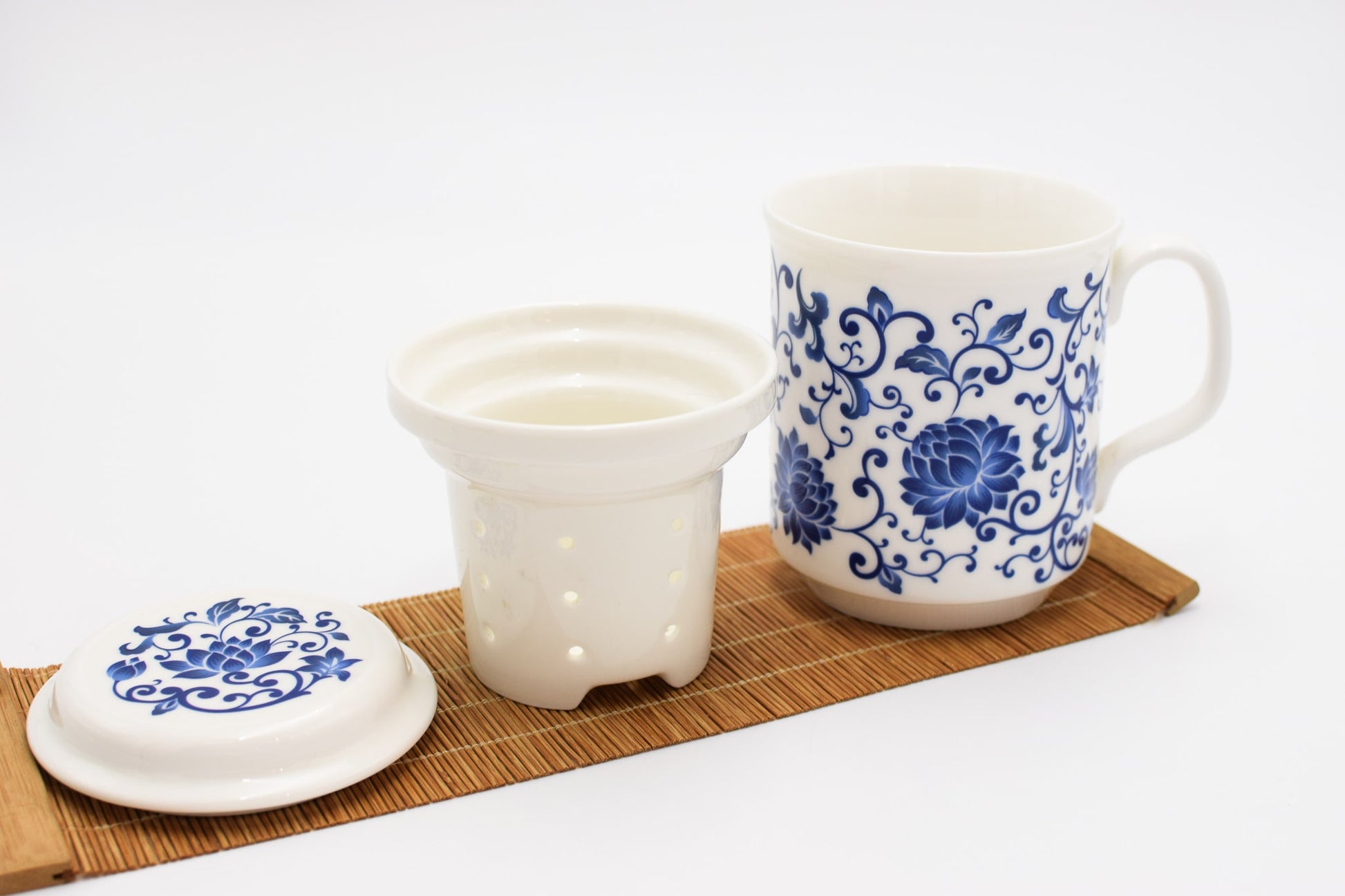 Porcelain Infuser Cup With Chinese Flower Design (Big)