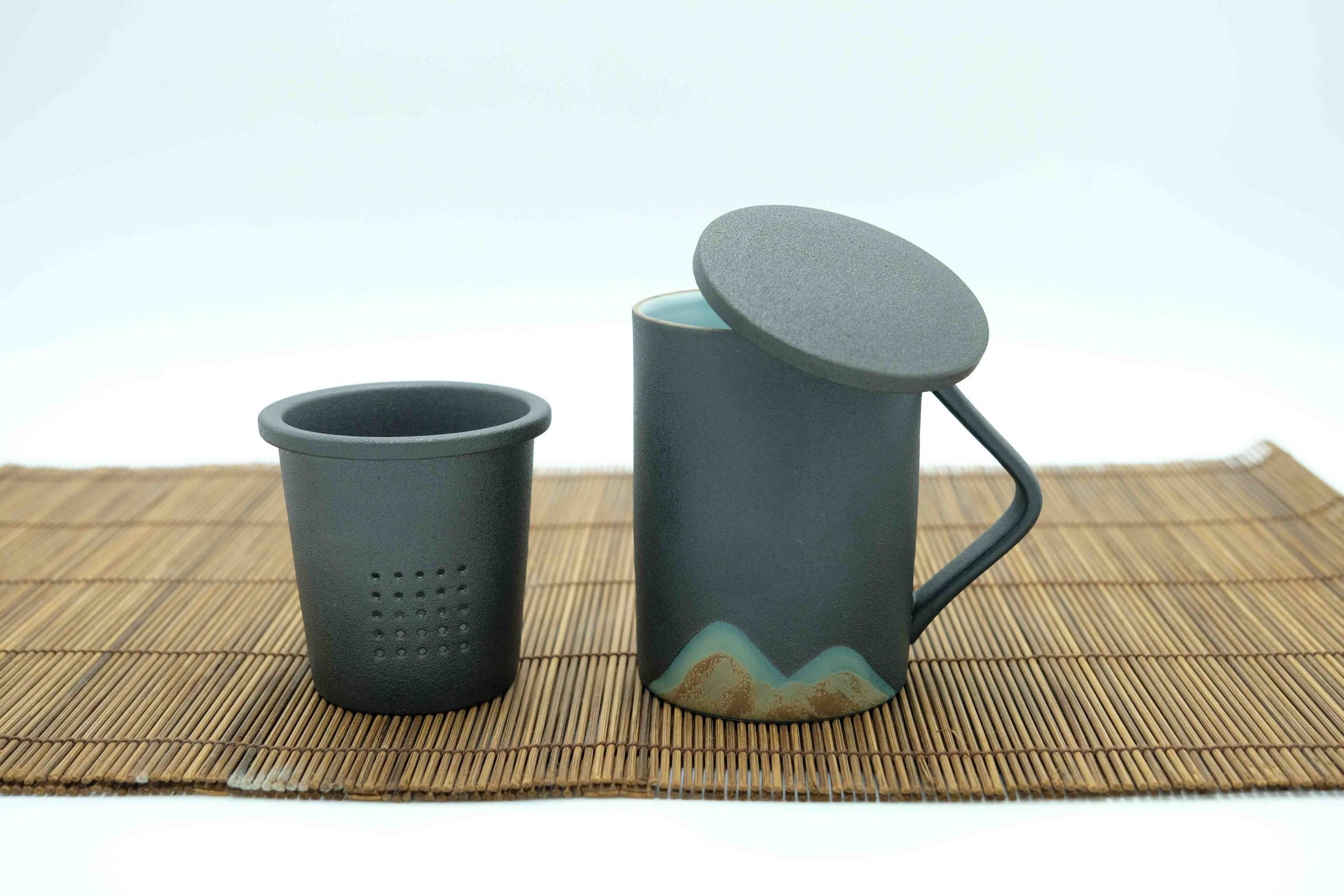 Zen Style Ceramic Tea Infuser Cup (Black)
