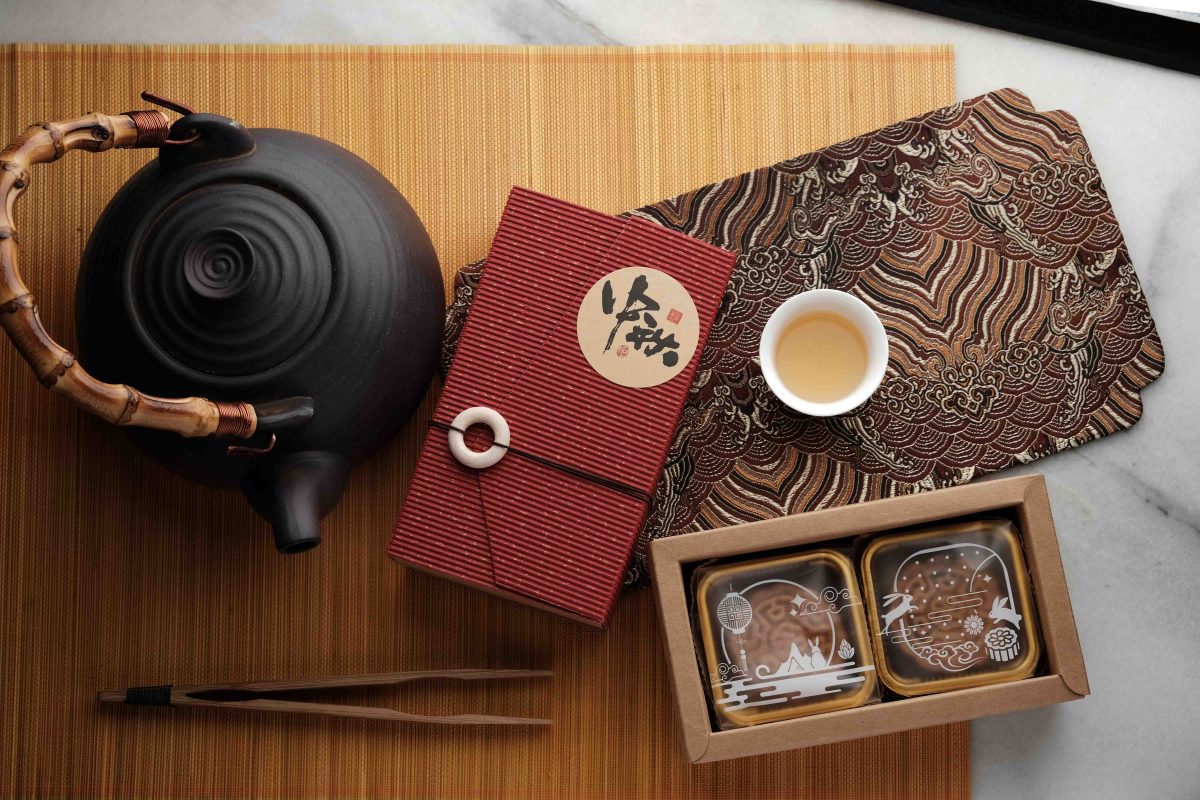 Guide to pairing Chinese tea with Tea Chapter's handmade tea moon cakes. 3 Twin Box Mooncake Guide to pairing Chinese tea with Tea Chapter's handmade tea moon cakes.